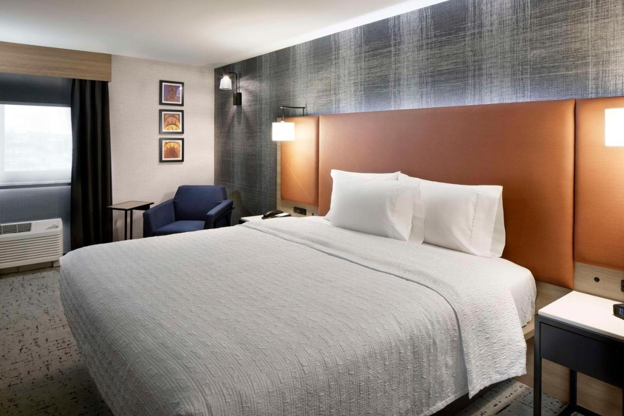 Hampton Inn Newark Airport Eksteriør bilde