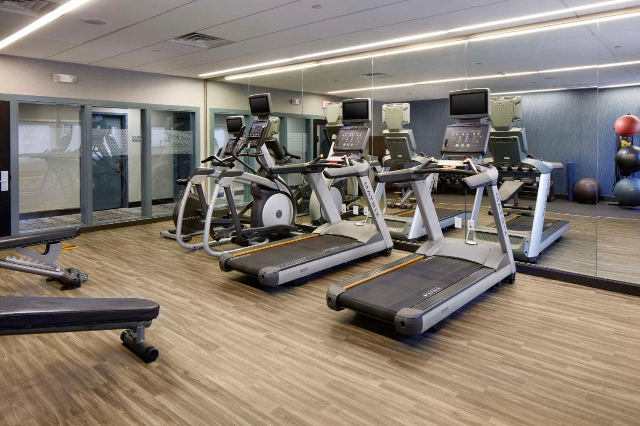 Hampton Inn Newark Airport Eksteriør bilde