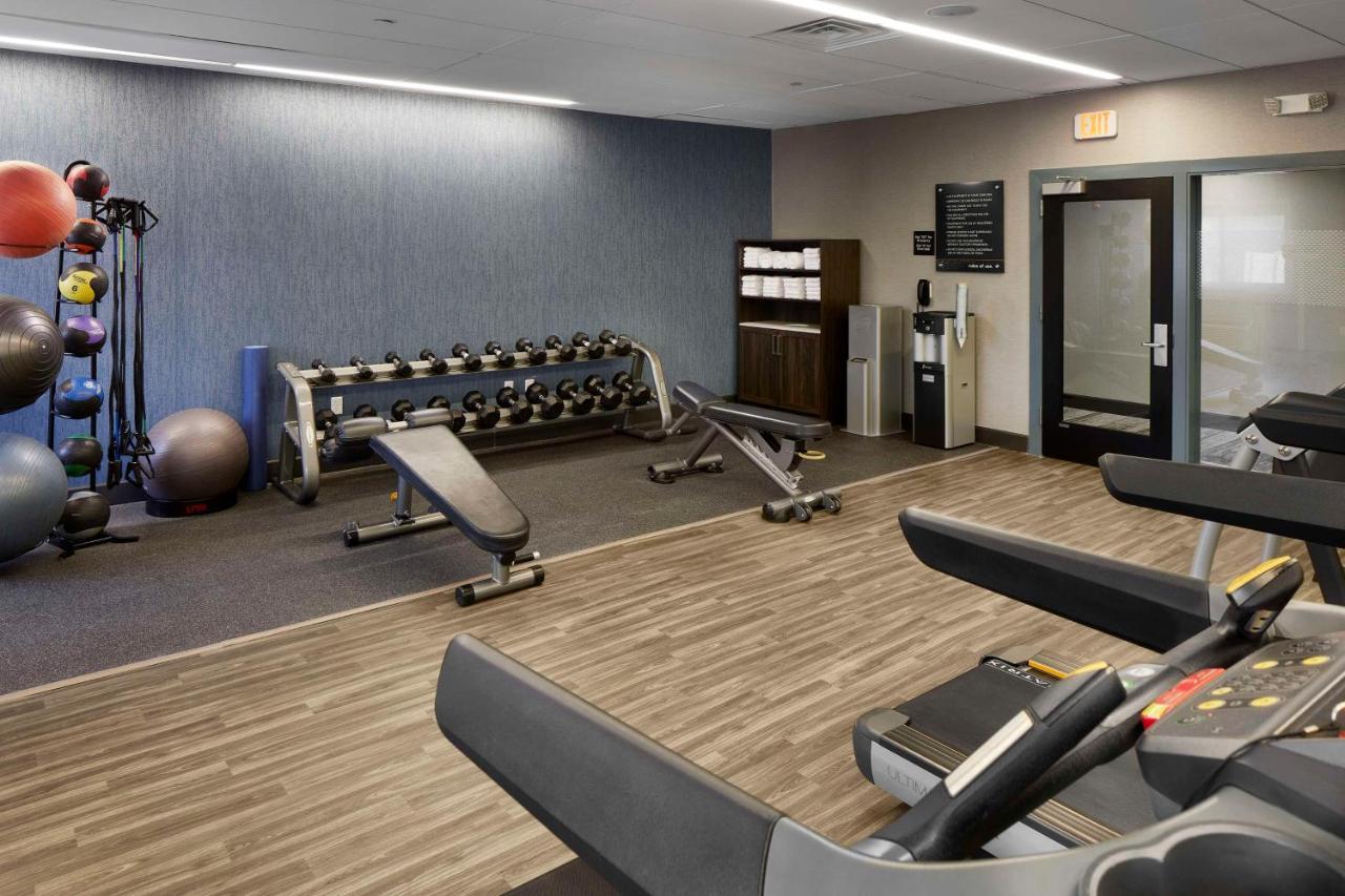 Hampton Inn Newark Airport Eksteriør bilde